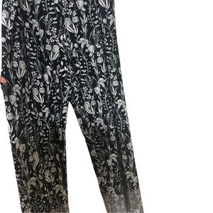 Susan Graver Black and White Floral Wide-Leg pants